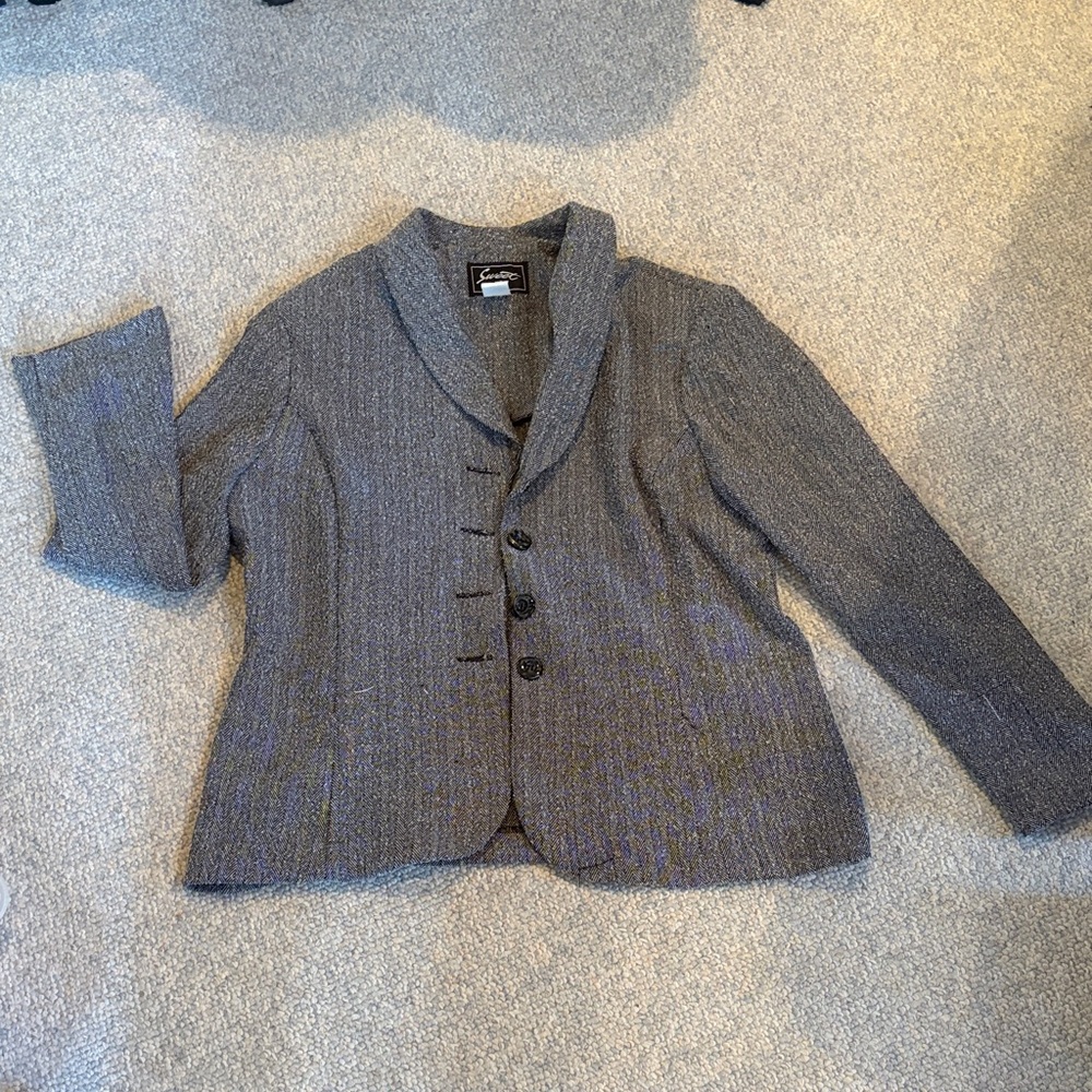 Elegant Women's Gray Blazer
